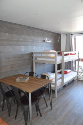 Appartement Studio rénové le Corbier 4 personnes 22m2 domaine les Sybelles Classé 2 étoiles label qualité le corbier